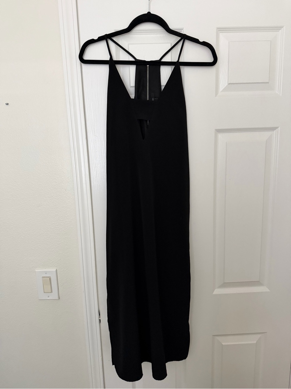 Forever 21 keyhole black midi dress